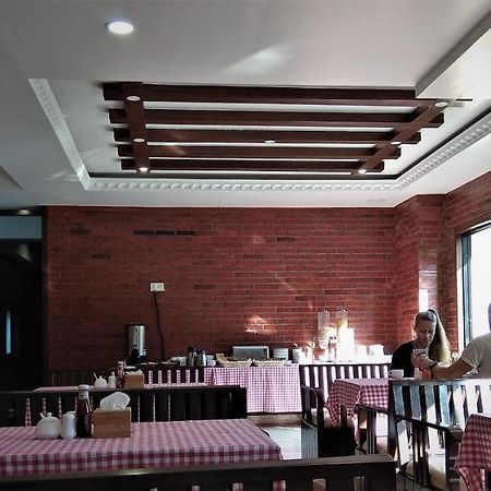 Big Pillow Inn Pokhara Exterior foto