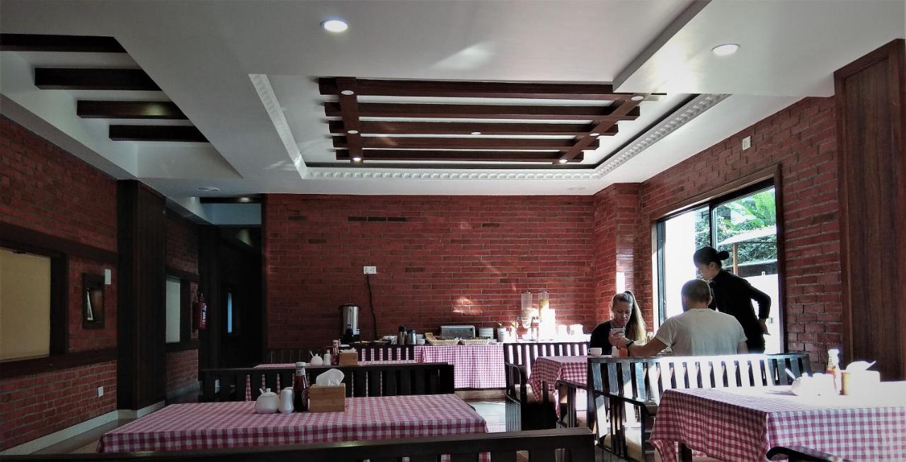 Big Pillow Inn Pokhara Exterior foto