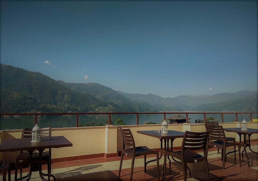 Big Pillow Inn Pokhara Exterior foto